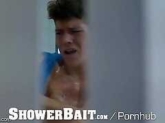 'ShowerBait Two Guys Fuck In The Wet Shower'